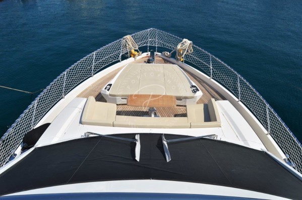 2013 ABSOLUTE 72 FLY
