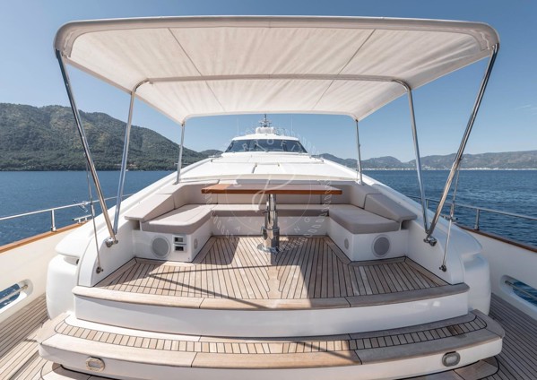 2013 FERRETTI CUSTOMLINE 124