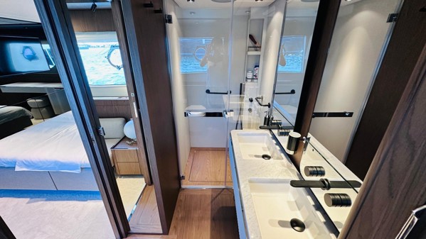 2022 FERRETTI 780