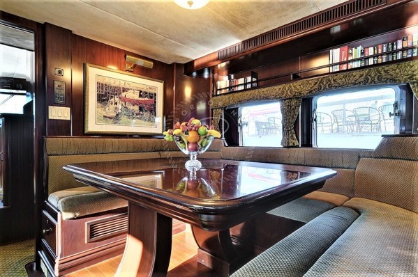 2002 CAPE SCOTT PILOTHOUSE 86