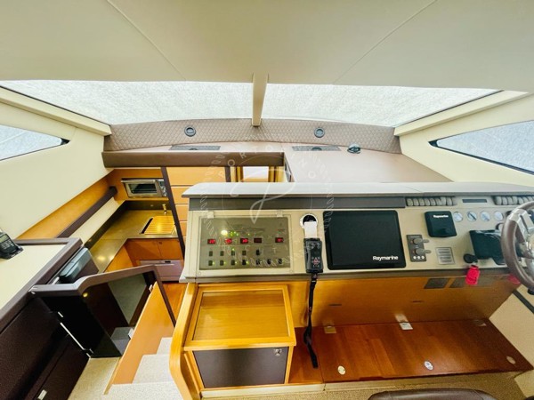2009 FAIRLINE PHANTOM 48