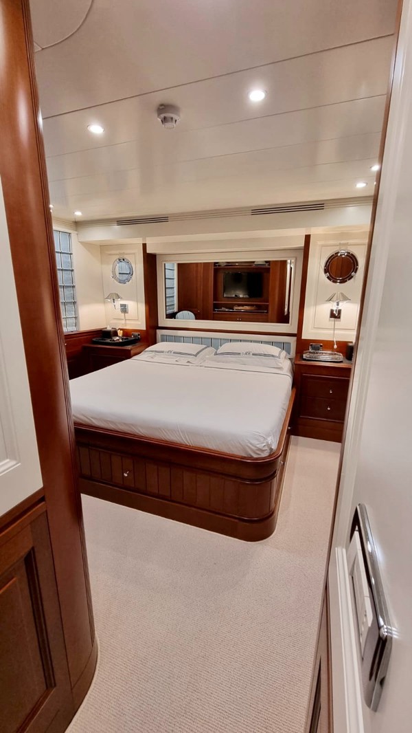 2011 BENETTI SAIL DIVISION 82