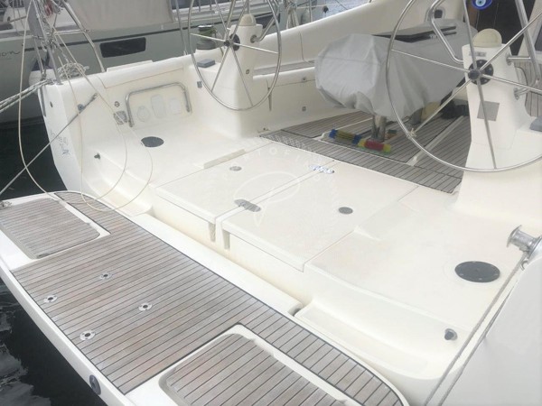 2012 AZUREE 40 VOYAGE