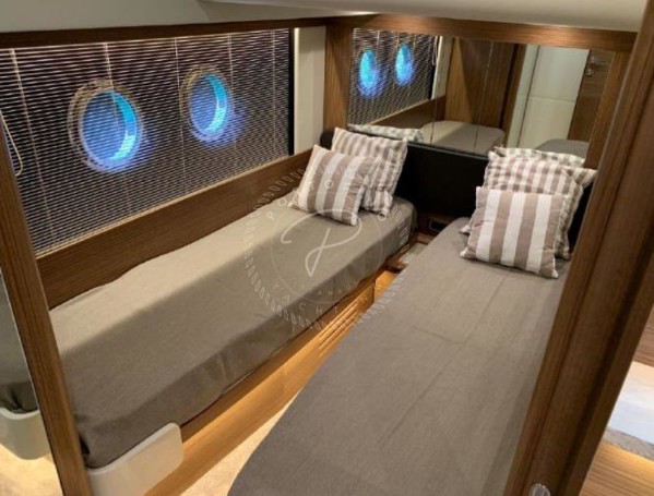 2016 ABSOLUTE NAVETTA 52