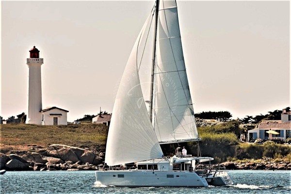 2013 LAGOON 450 F