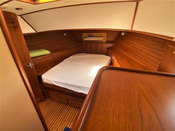 2004 GRAND BANKS EASTBAY 54 SX