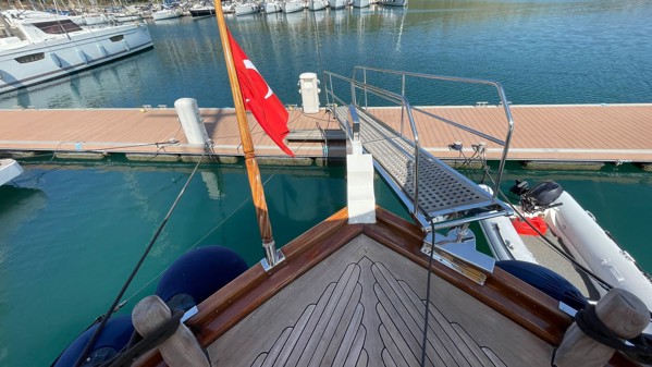 2011 TIRHANDIL CUSTOM 20 M WOODEN