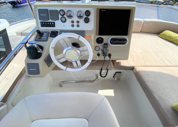2012 AZIMUT 64 FLY
