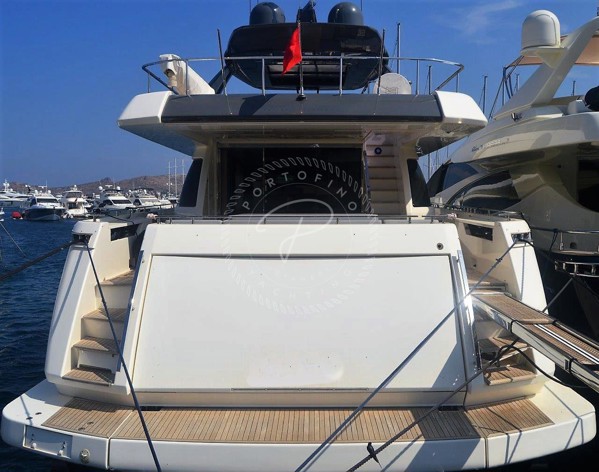2017 FERRETTI 850