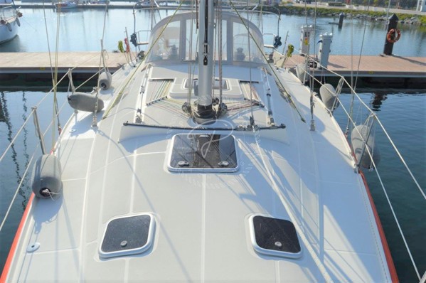 2011 AZUREE 40
