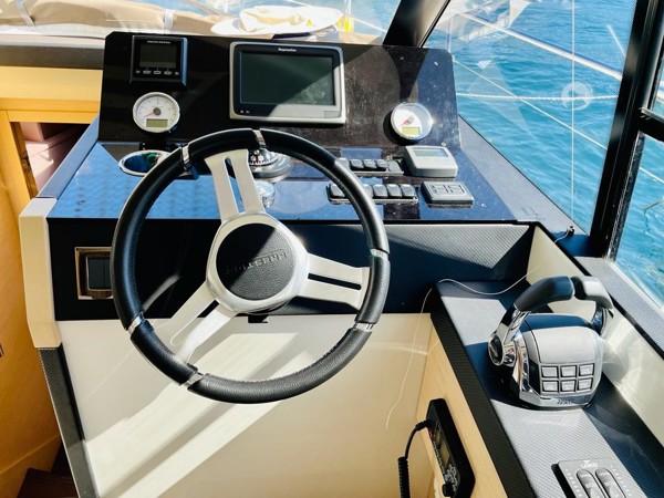 2017 PRESTIGE 420 FLY