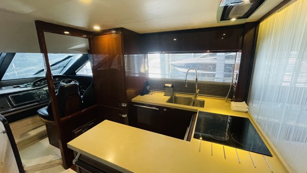 2012 PRINCESS 64