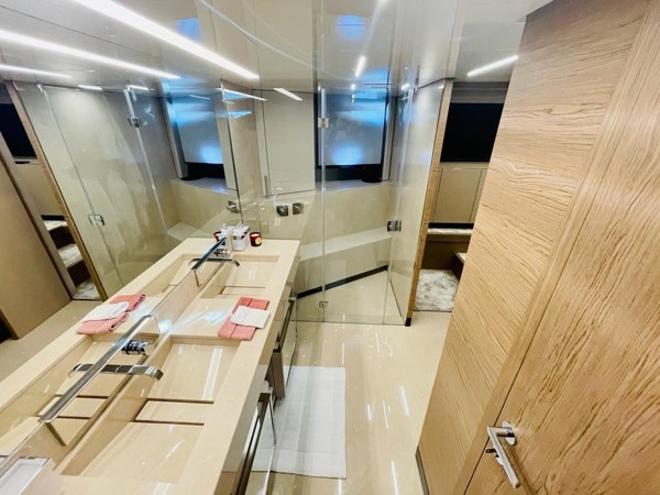 2021 FERRETTI YACHTS 920