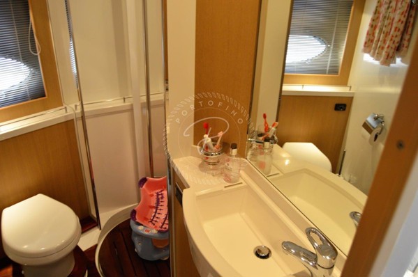 2010 PRINCESS 54