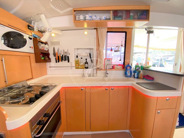 2008 FOUNTAINE PAJOT ORANA 44