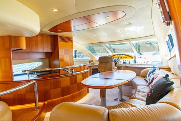 2011 AZIMUT 62 FLY