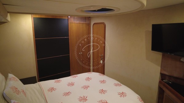 2003 FERRETTI YACHTS 590