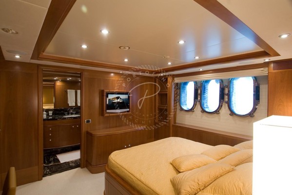 2007 | 2017 BENETTI VISION 145