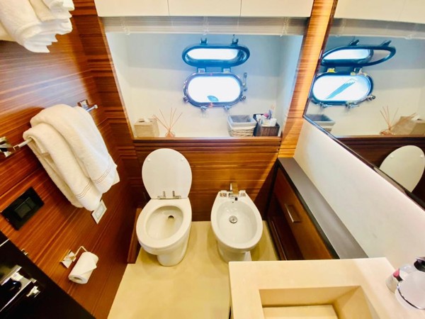 2015 MANGUSTA 132