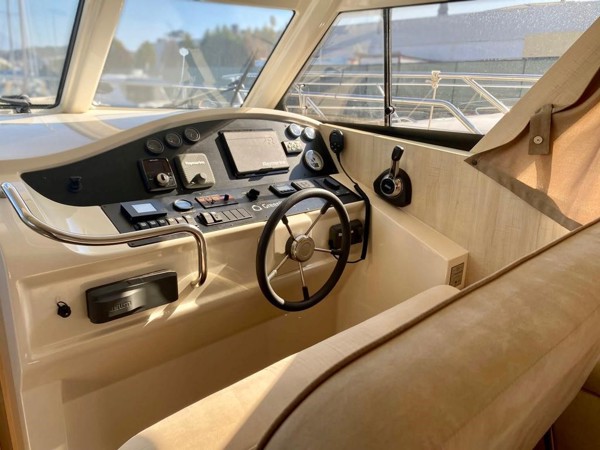 2016 GREENLINE 33 HYBRID