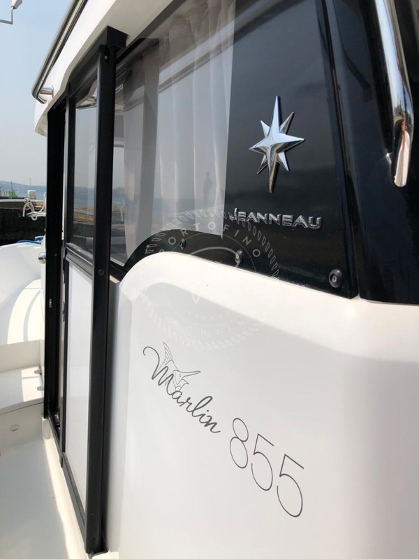 2014 JEANNEAU MF 855 MARLIN