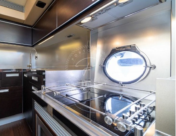 2009 AZIMUT 68S