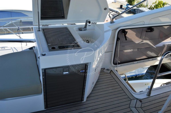 2014 ABSOLUTE 52 FLY