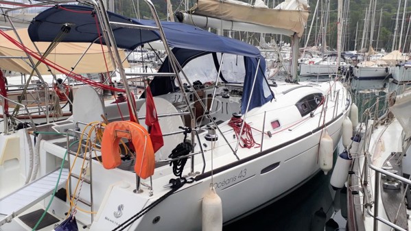 2009 BENETEAU OCEANIS 43