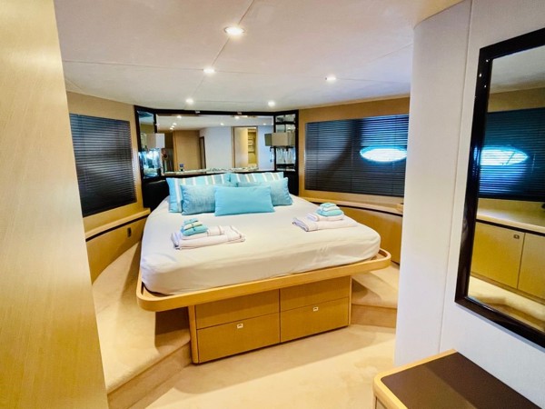 2010 PRINCESS 85