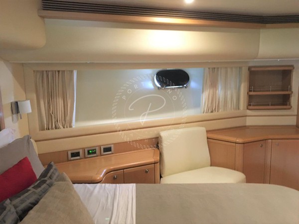 2009 FERRETTI YACHTS 830