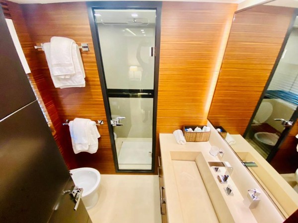 2015 MANGUSTA 132