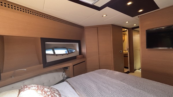 2012 PERSHING 72