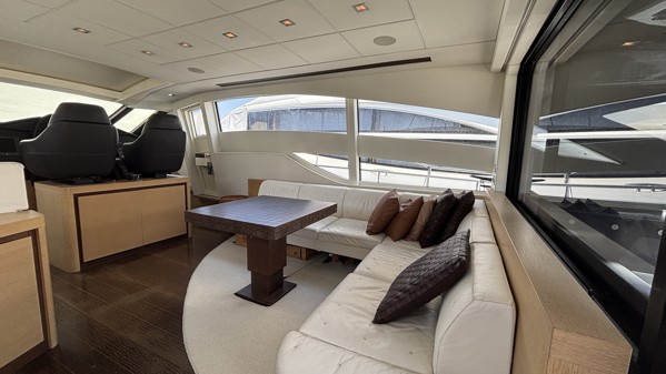 2012 PERSHING 72