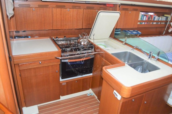 2005 DUFOUR 44