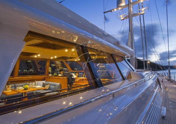 1998 | 2015 ROYAL HUISMAN 47M