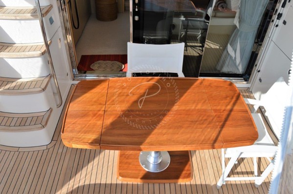 2010 PRINCESS 54