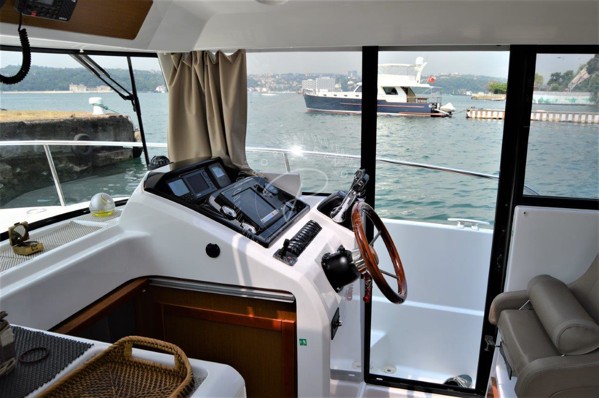 2014 JEANNEAU MF 855 MARLIN