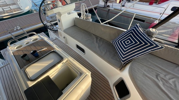 2018 JEANNEAU 51