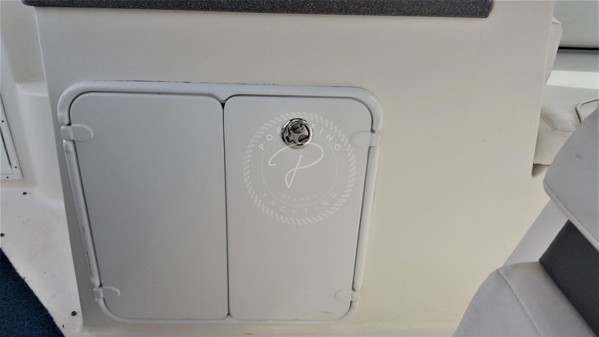 2011 RINKER 280 EC