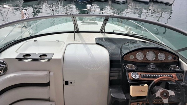 2011 RINKER 280 EC