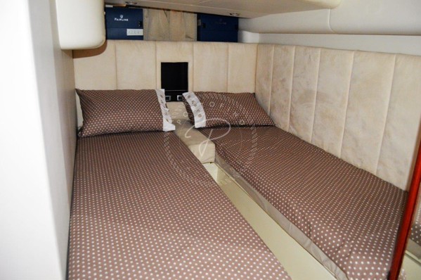 2005 FAIRLINE TARGA 40