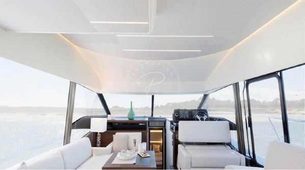 2018 PRESTIGE 520 FLY