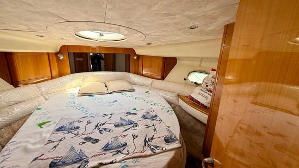 2002 PRINCESS 40