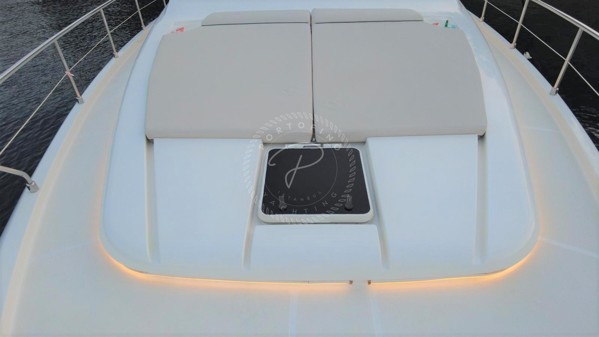 2003 FERRETTI YACHTS 590