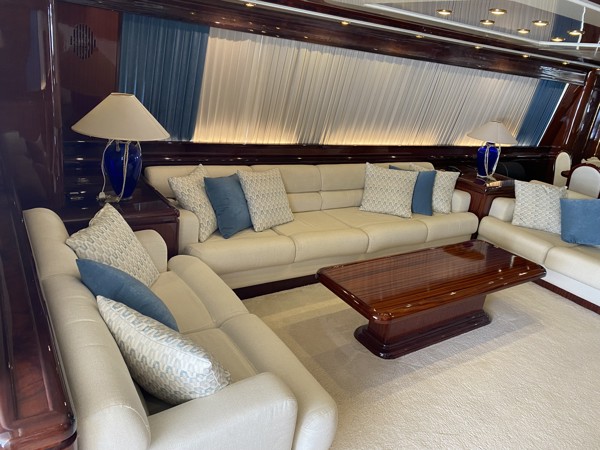 2000 FALCON 86