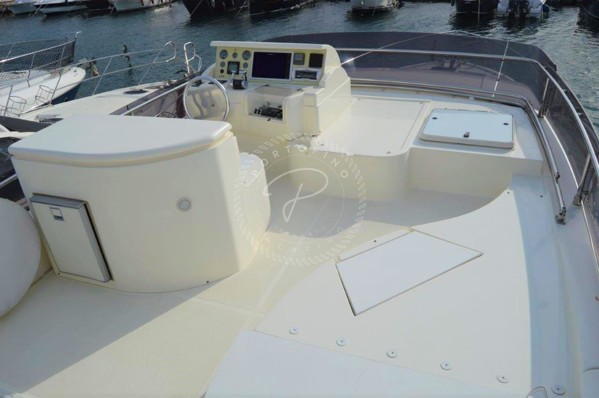 2006 FERRETTI 550 FLY