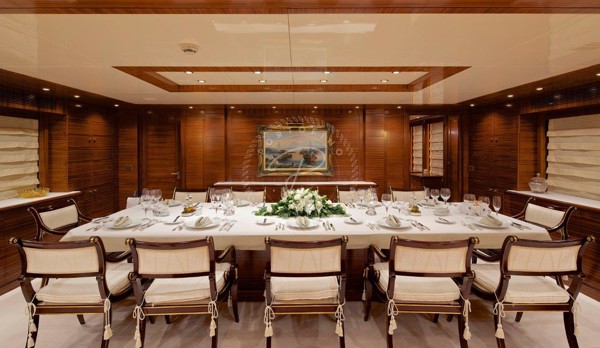 2006/2013 MONDOMARINE CUSTOM 49M