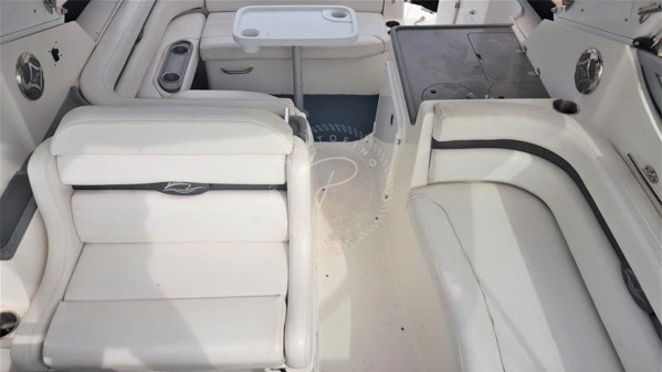 2011 RINKER 280 EC