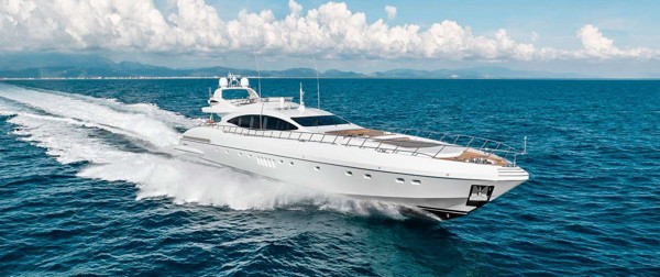 2015 MANGUSTA 132