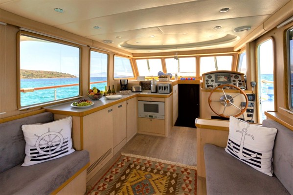 2008 CUSTOM TRAWLER 55